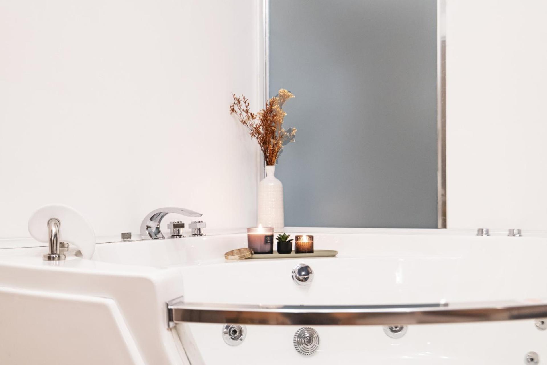 Easylife - Cav104 Prestigioso Con Jacuzzi In Mailand