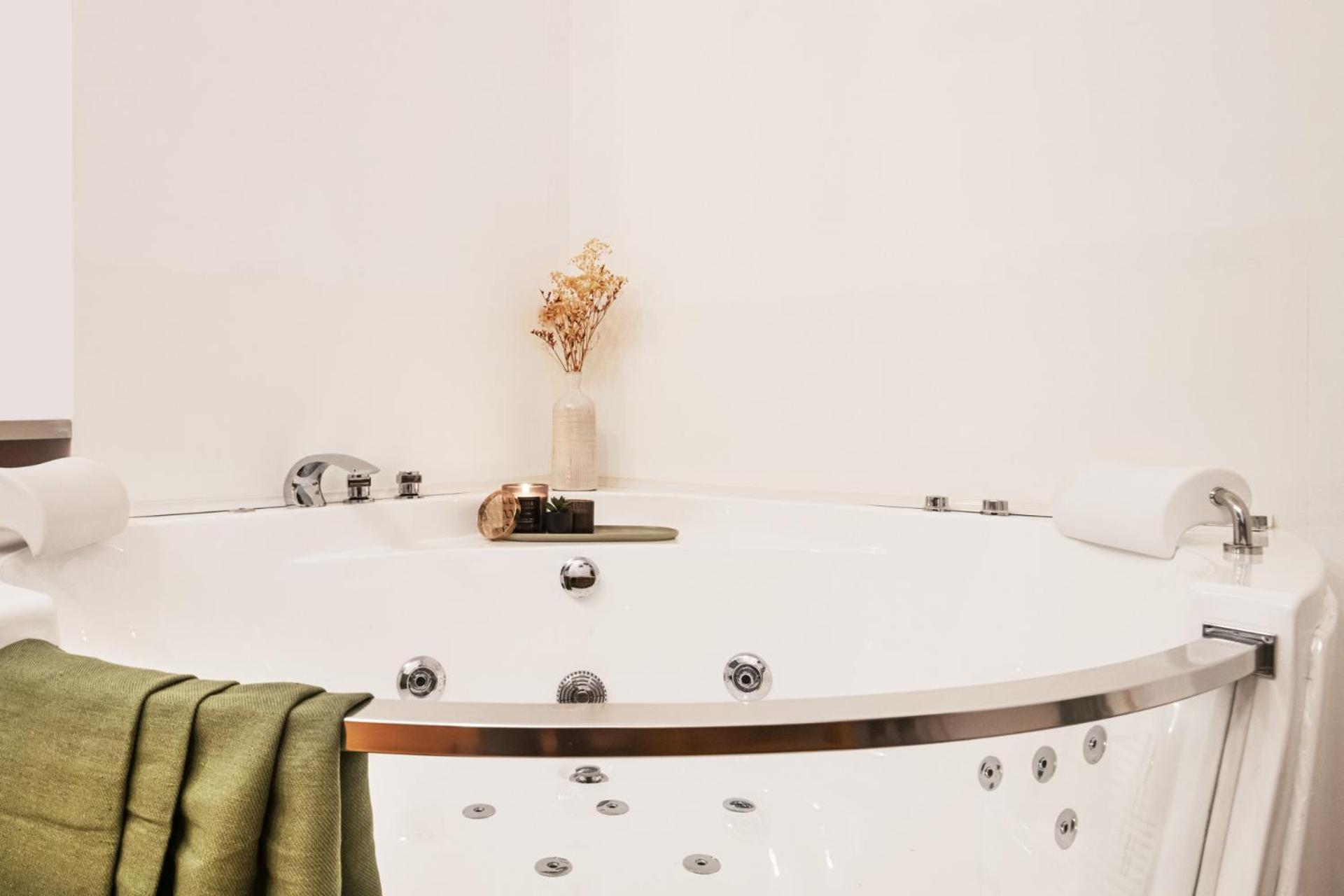 Easylife - Cav104 Prestigioso Con Jacuzzi In