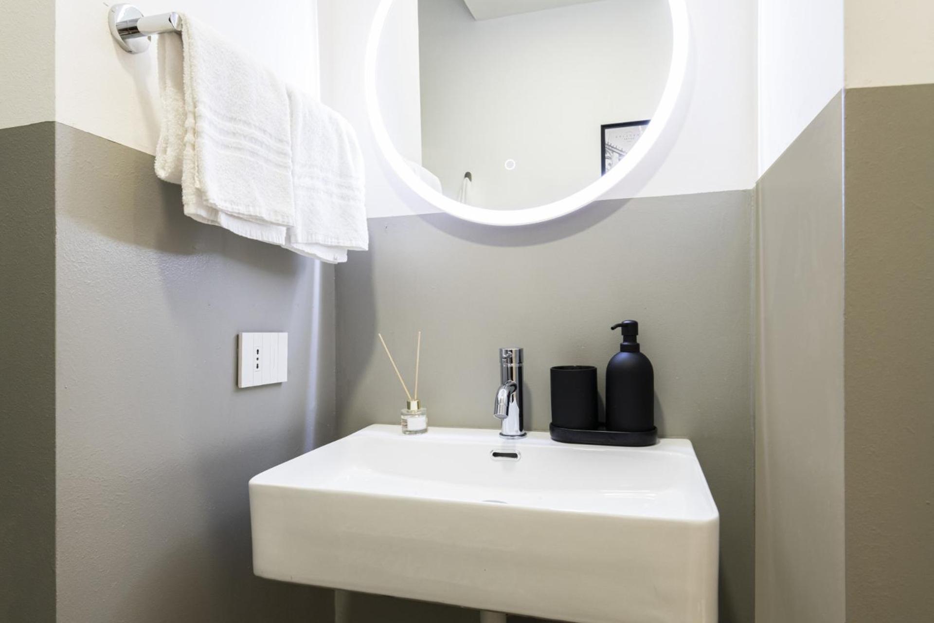 Easylife - Cav104 Prestigioso Con Jacuzzi In Apartment Mailand
